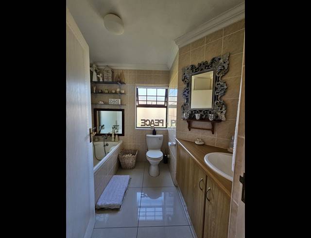 2 BEDROOM APARTMENT FOR SALE IN MOSSEL BAY GOLF ESTATE